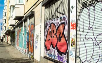 Jakie firany do salonu w stylu skandynawskim?