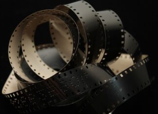 Jak przykleić folię statyczna na okno?