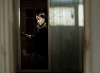 Czy zerwać taśmę po pierwszym malowaniu?