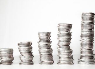 Czy można wrzucać monety do di Trevi? Czy można wrzucać monety do di Trevi?