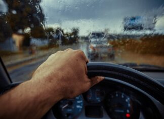 Czy można jechać niezarejestrowanym autem za granicę?